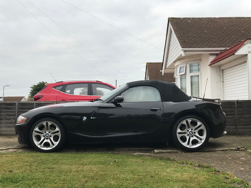 2003 BMW Z4 3.0i SE Roadster, VERY low mileage (40400) Exceptional Car